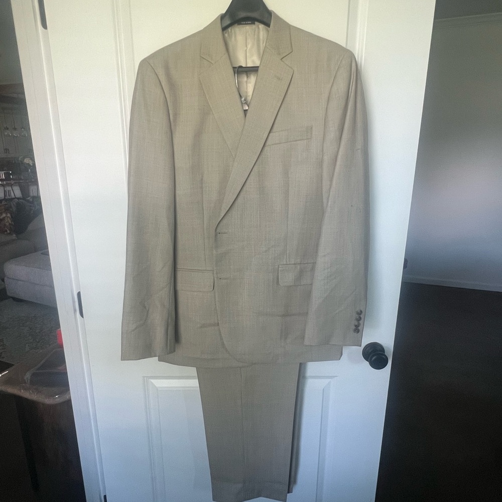 Stafford Men's Beige Suit